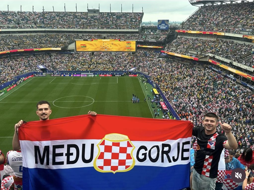 Zastave sa natpisom