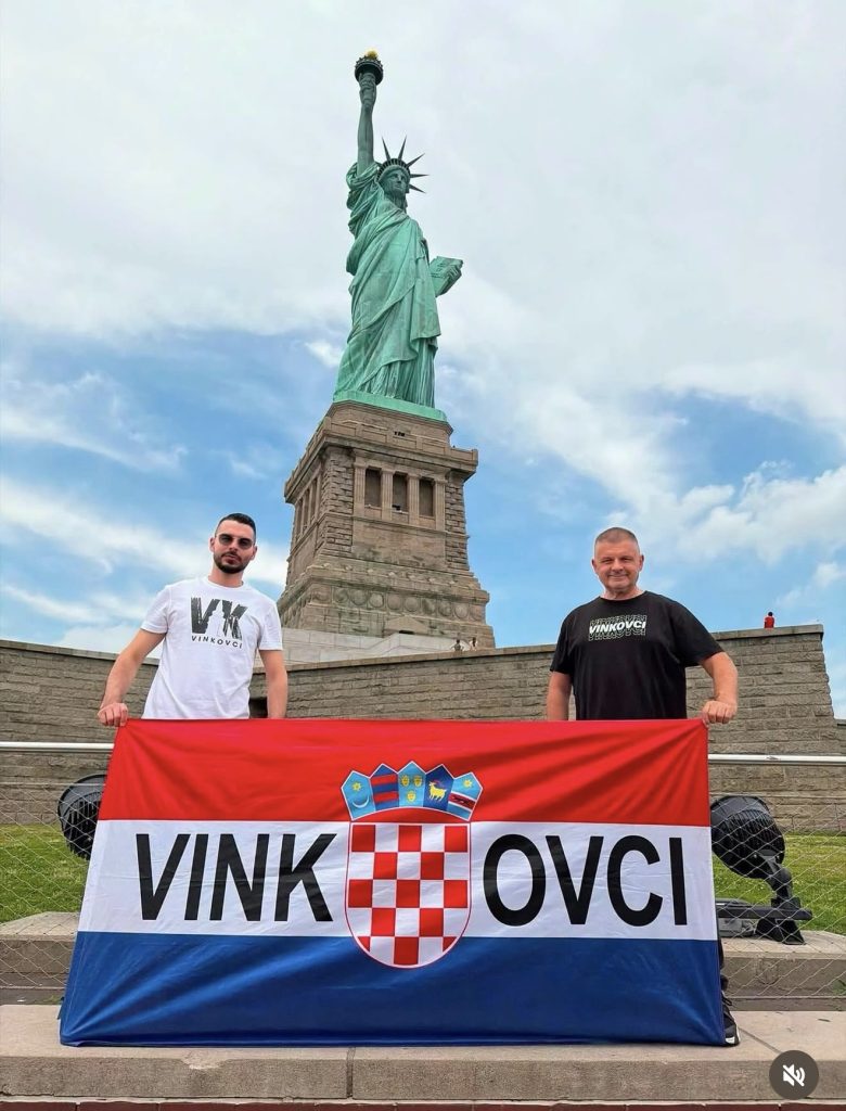 Zastave sa natpisom